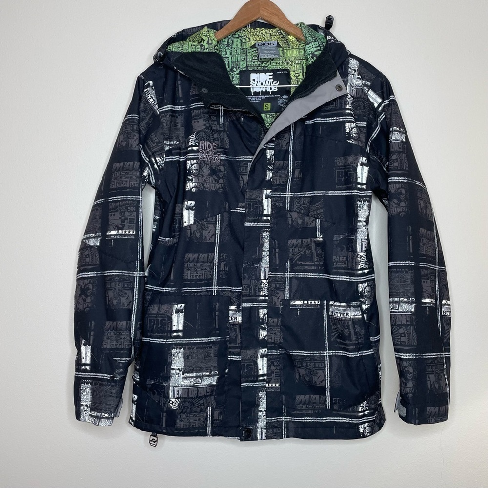 Ride Snow Board Jacket Black Gray and White Print
